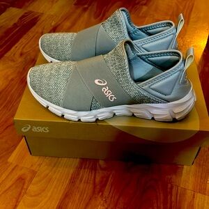 Like new Asics quantum lyte slip-on US size 8